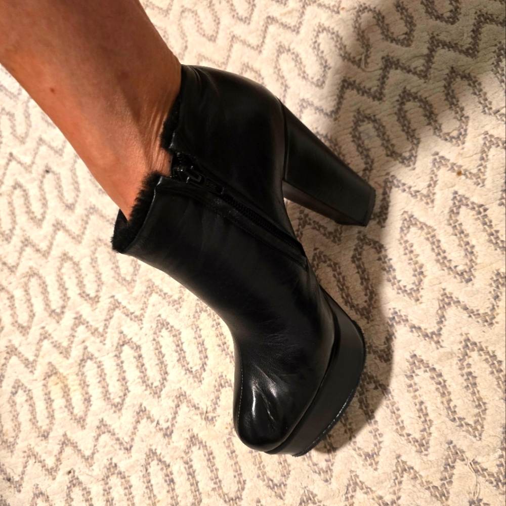 Chloe leather Platform Botilions with sheep skin lining inside, Size38